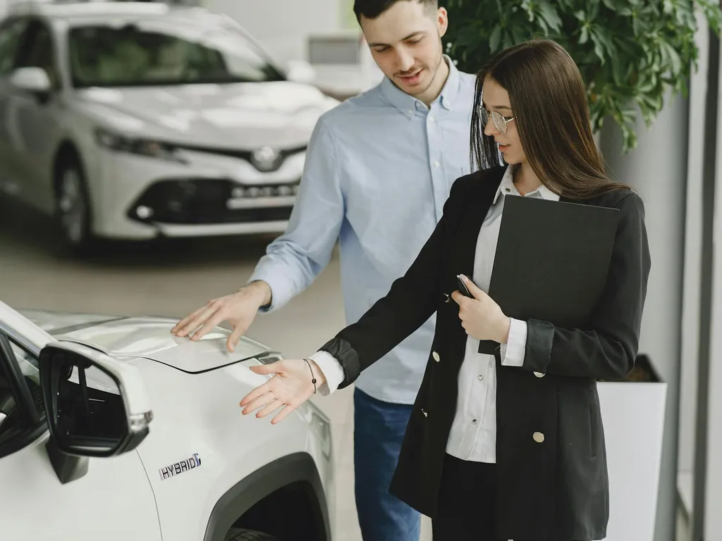 Faut-il acheter une voiture hybride d'occasion ? La méthode pour juger la rentabilité, la batterie et le bon modèle ?